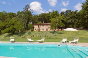 VILLA LIZ Tuscany, private pool, hot tub, property fenced, pets allowed